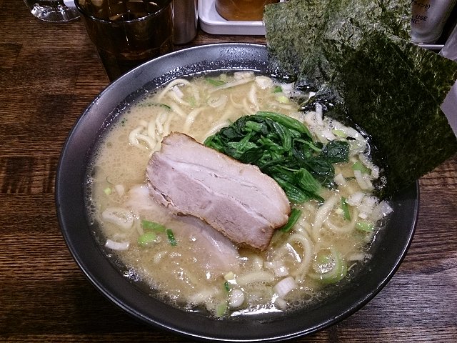 とんこつ醤油(\500)