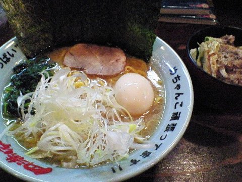 ラーメン(\600)+味玉(\100)+白髪ネギ(\100)+キャベチャ(\100)