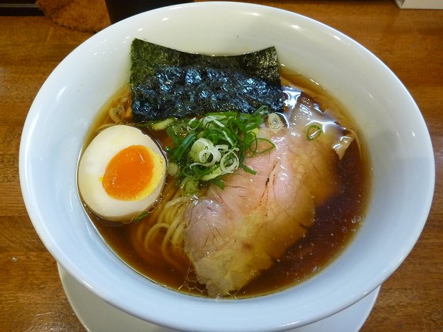 醤油らぁ麺(\750)