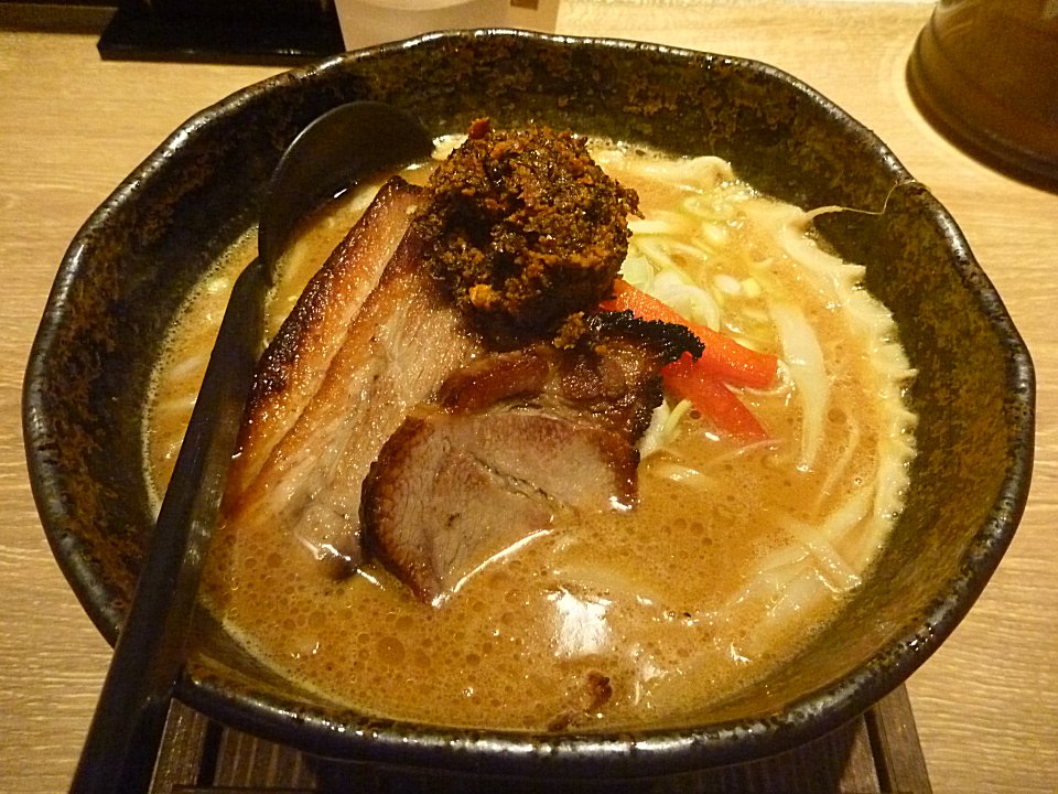 辛い頂上味噌麺(\880)