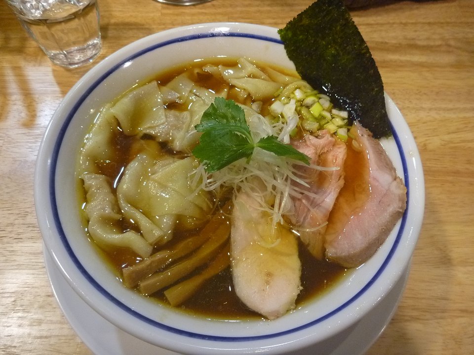 ワンタン中華そば(醤油)(\900)