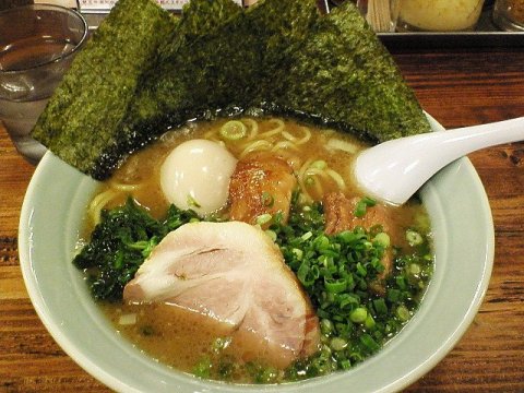 太麺ラーメン(\630)+豪華4点盛(\300)