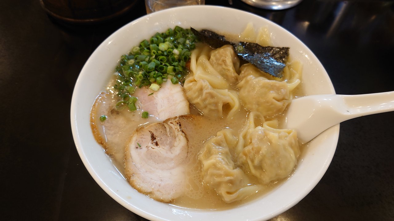 雲呑麺(\900)