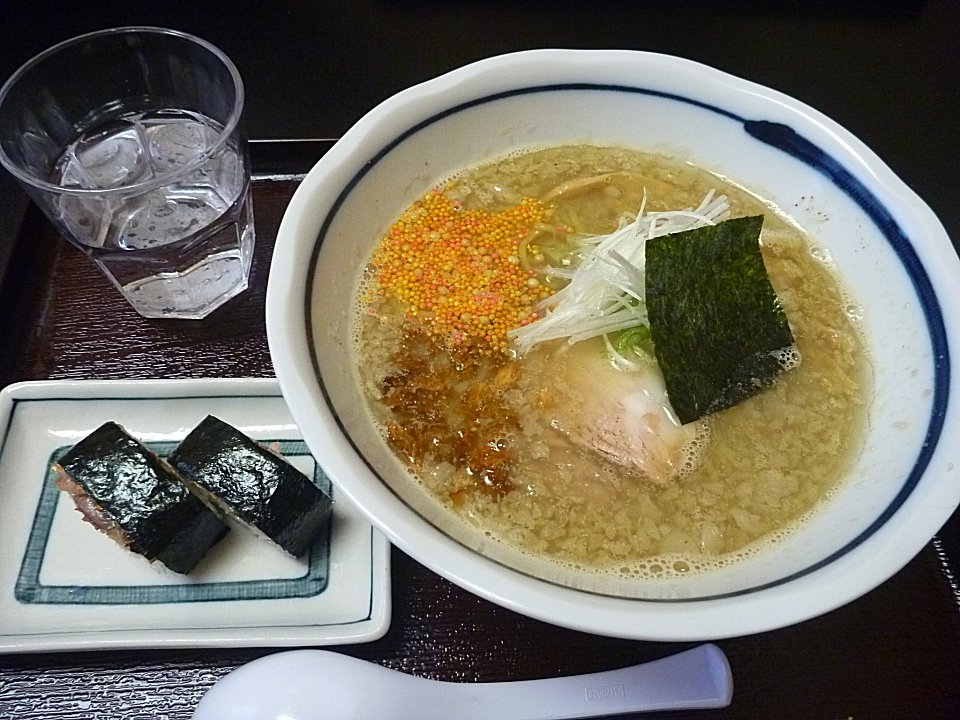 背脂らぁ麺(\800)+焼きサバ寿司2ヶ(\180)